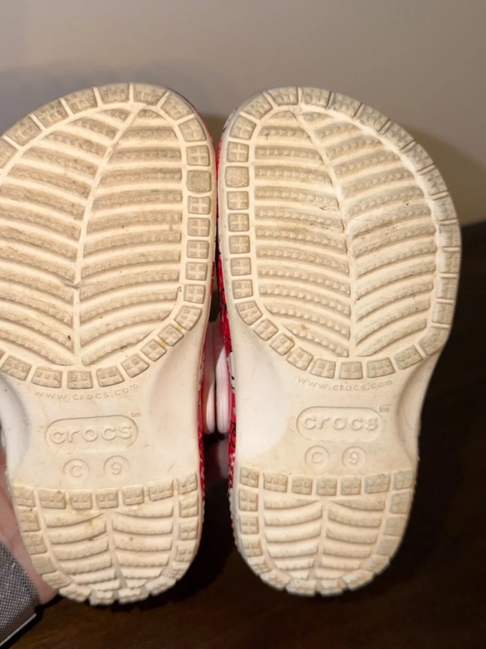 Crocs Hello Kitty Kids Children's C9 Clog Size 9 Red White